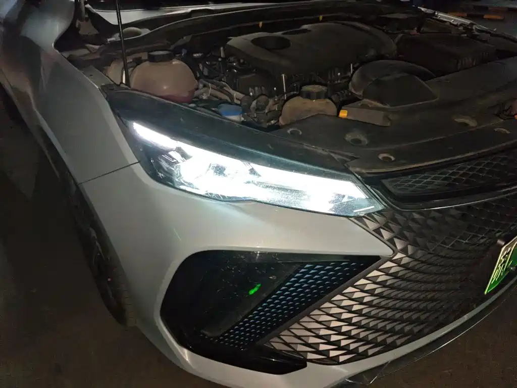 Geely L HiP — миниатюра 7