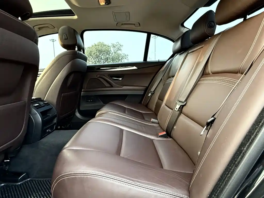 BMW 5 Series — миниатюра 18