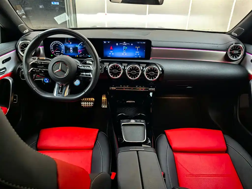 Mercedes-Benz CLA A MG 2025 AMG CLA 35 4MATIC