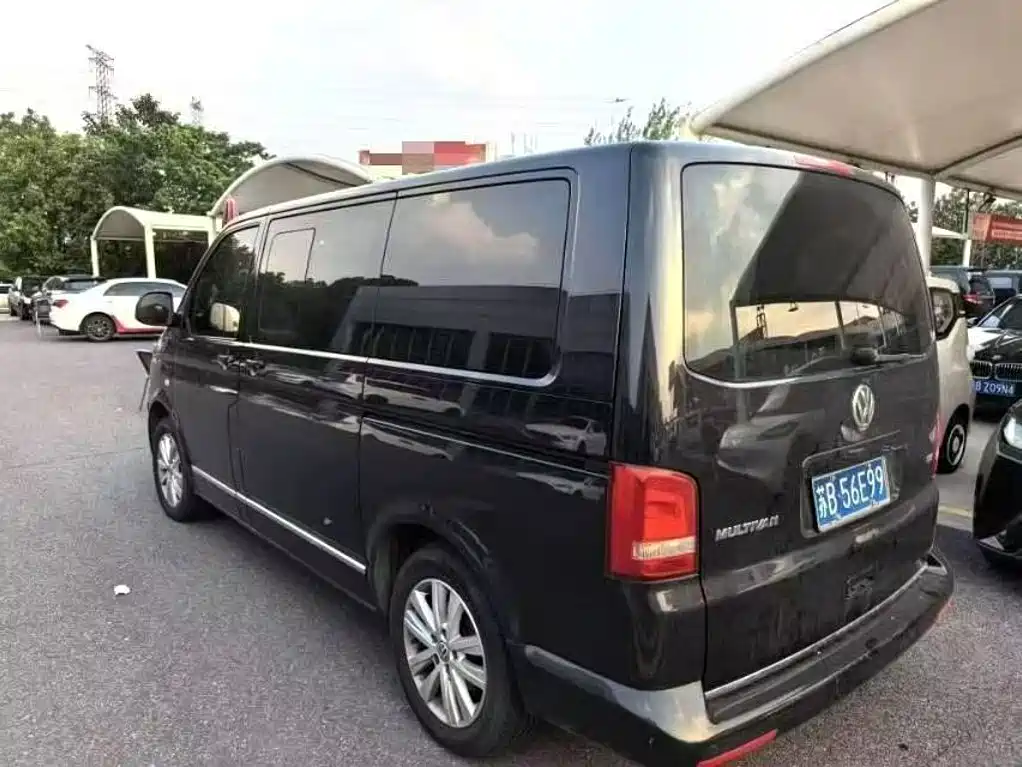 Volkswagen Multivan — миниатюра 8