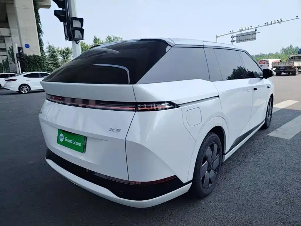 XPeng X9 — миниатюра 7