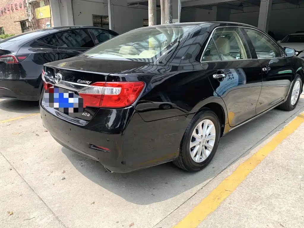 Toyota Camry — миниатюра 4