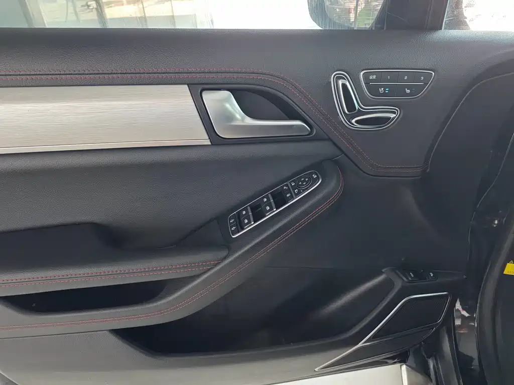 BYD Tang New Energy — миниатюра 6