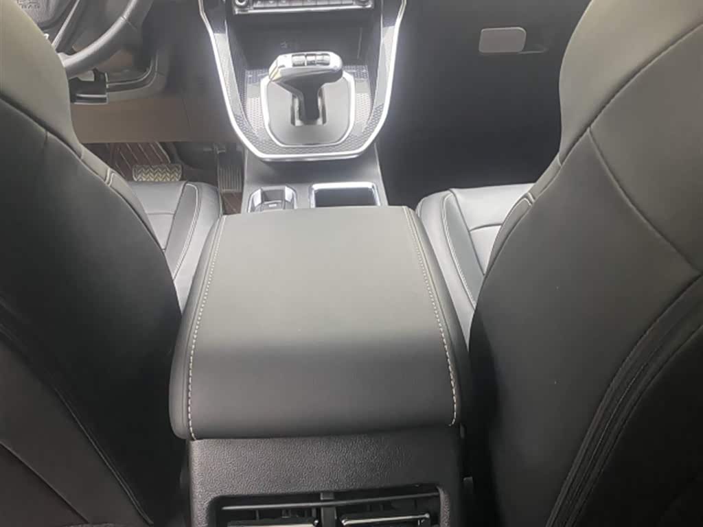 Haval Haval M6 1.5 л 2023 г. Белый, пробег 39800 км