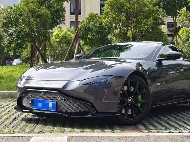 Aston Martin V8 Vantage — миниатюра 5
