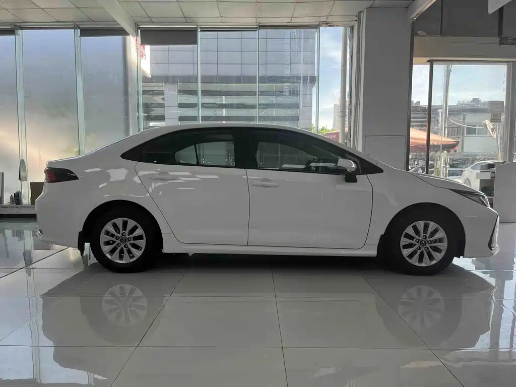 Toyota Corolla — миниатюра 4