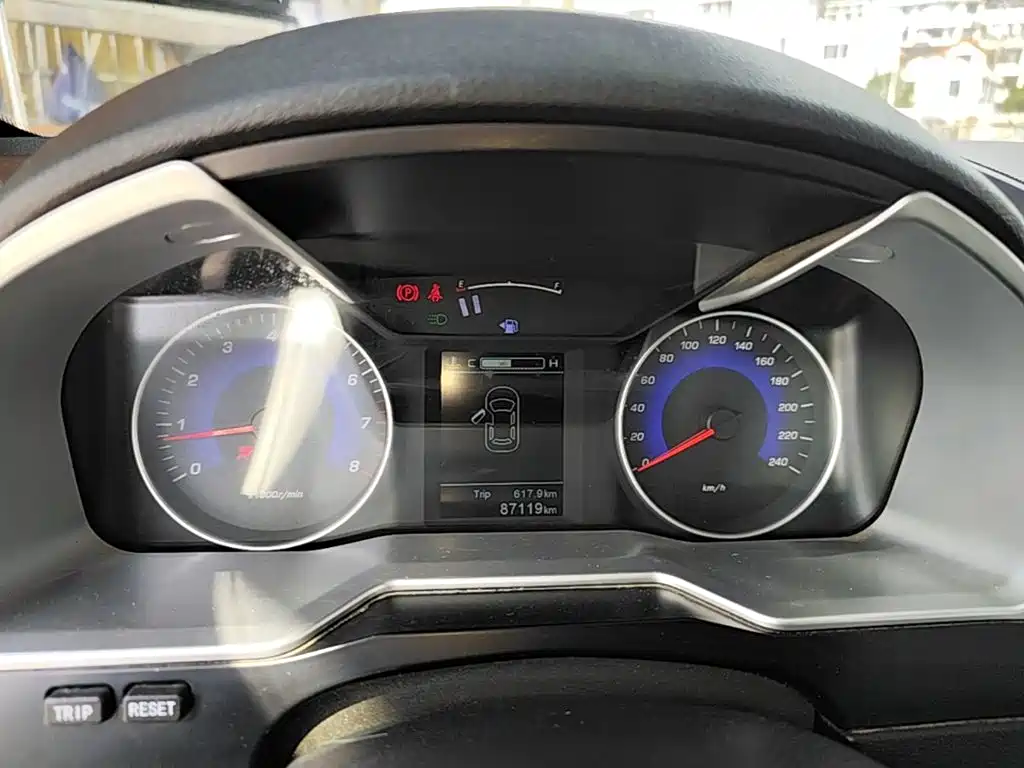 Geely Emgrand — миниатюра 12