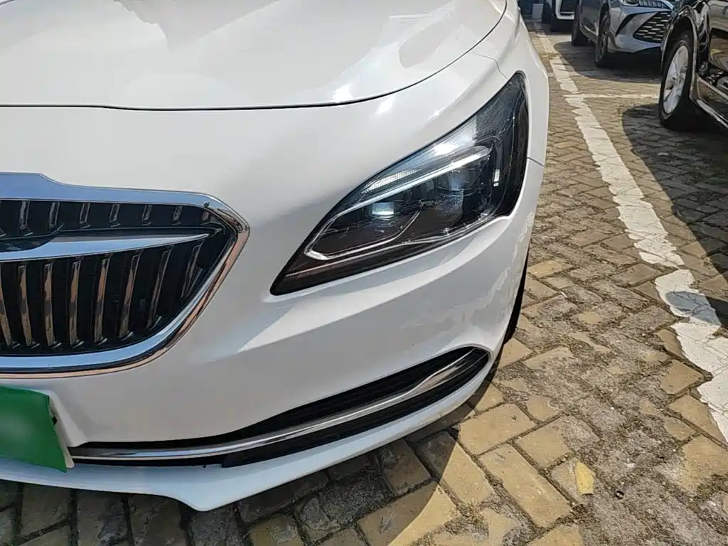 Buick LaCrosse — миниатюра 24