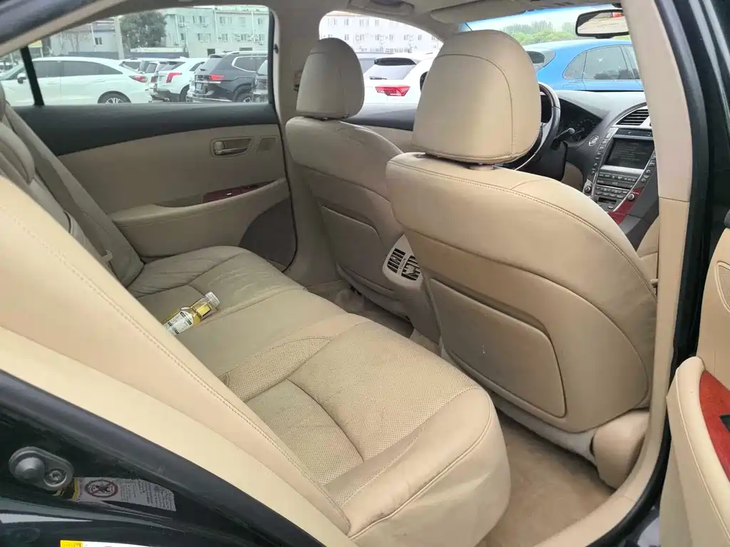 Lexus ES — миниатюра 10