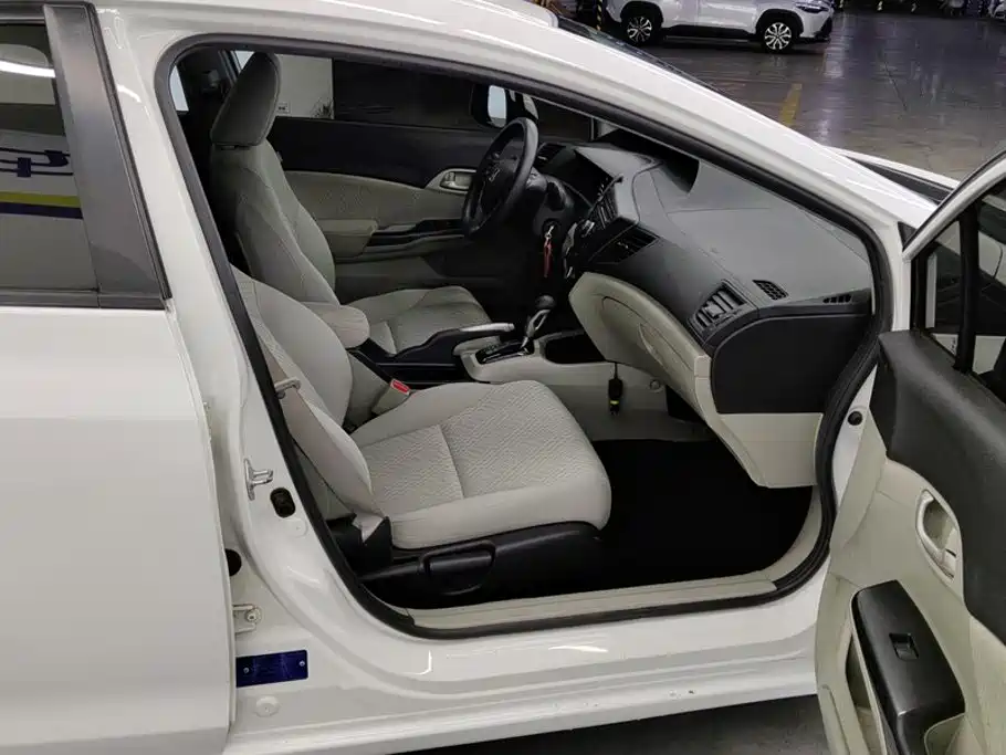 Honda Civic — миниатюра 8