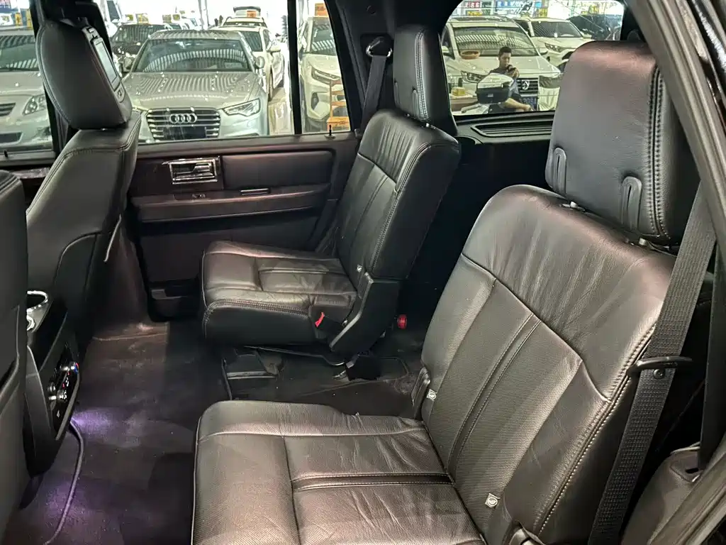 Lincoln Navigator — миниатюра 4