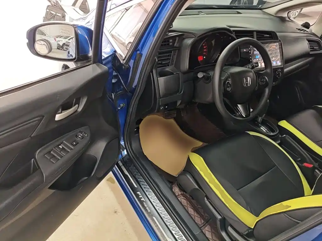 Honda Fit — миниатюра 16
