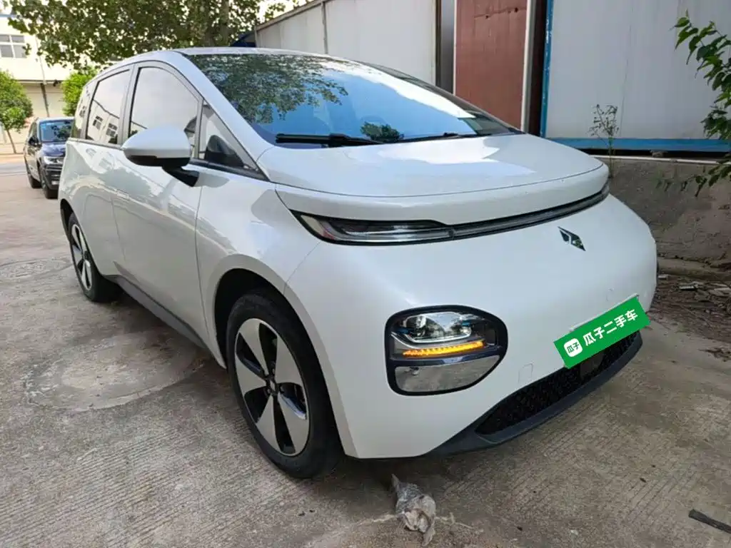 Baojun Yunduo — миниатюра 4