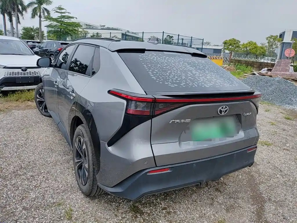 Toyota bZ4X — миниатюра 5