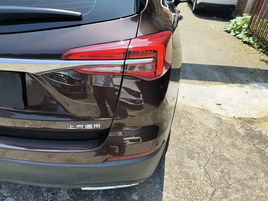 Buick Envision Plus — миниатюра 8