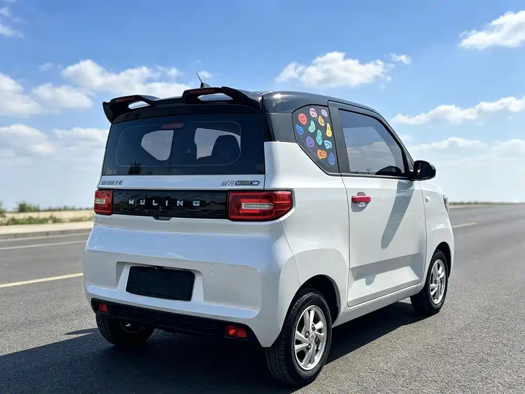 Wuling MINIEV — миниатюра 9