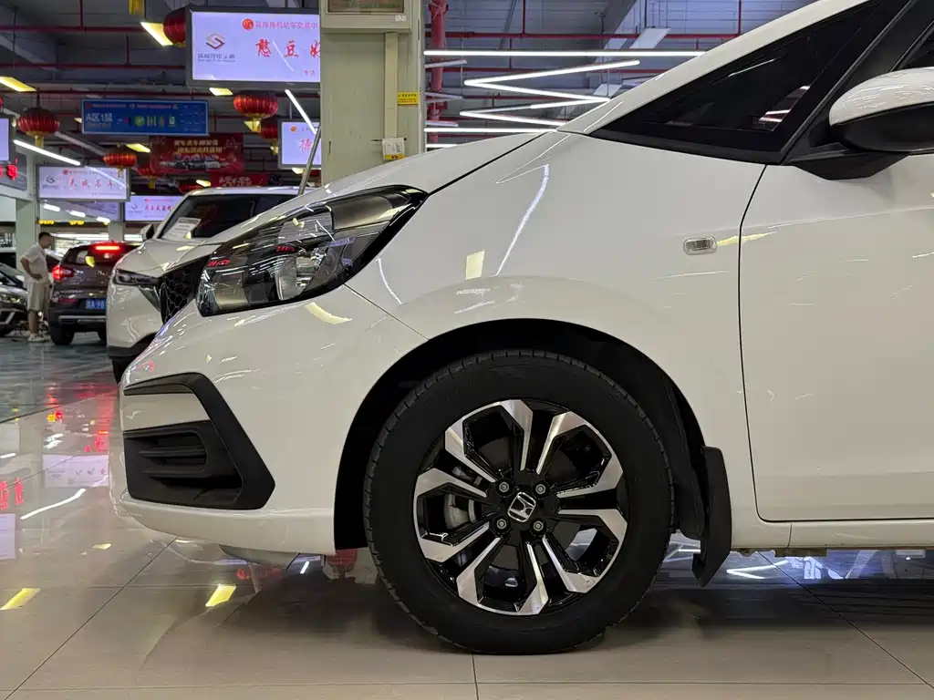 Honda Fit — миниатюра 6