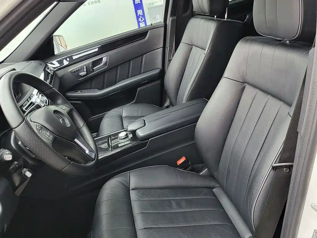 Mercedes-Benz E-Class — миниатюра 9