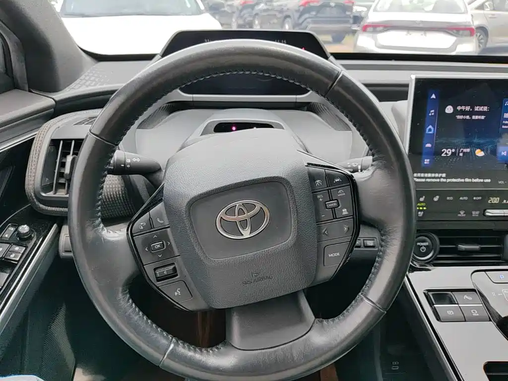 Toyota bZ4X — миниатюра 11