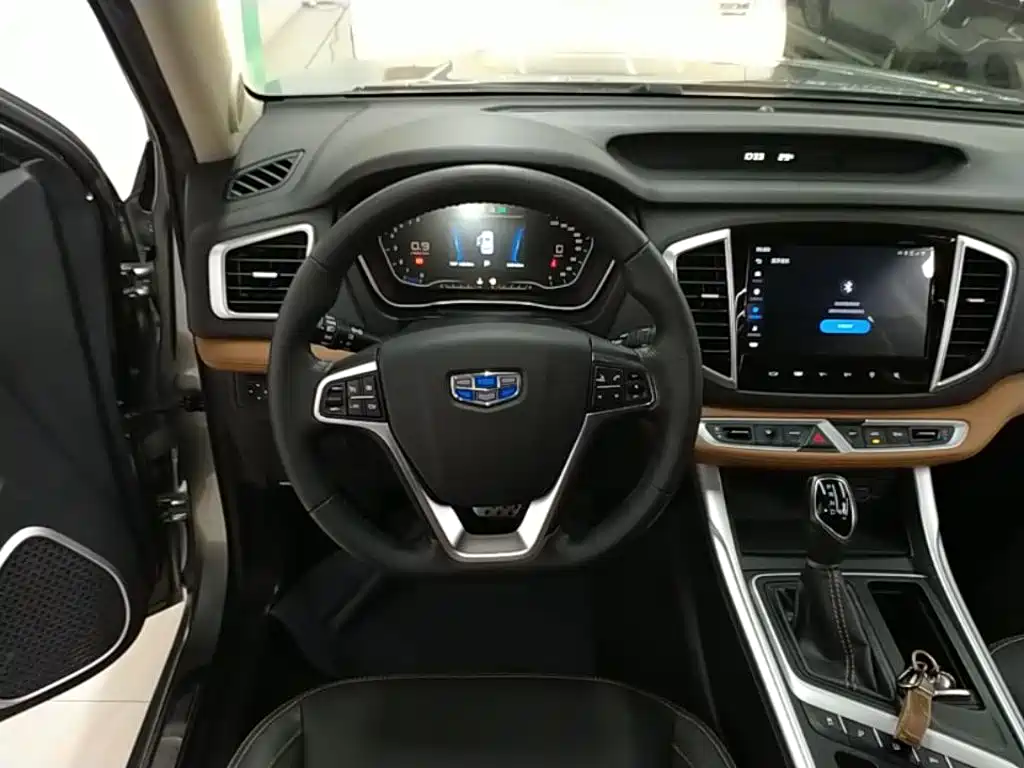 Geely Vision X6 — миниатюра 11