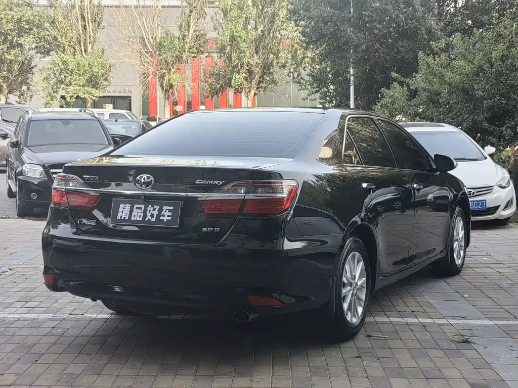 Toyota Camry — миниатюра 6