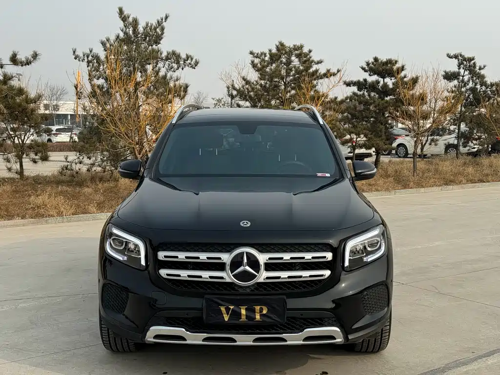 MERCEDES-BENZ GLB