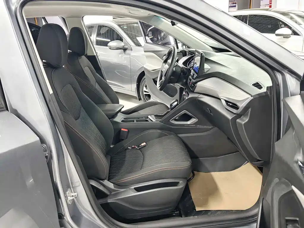 Chevrolet Volando — миниатюра 7