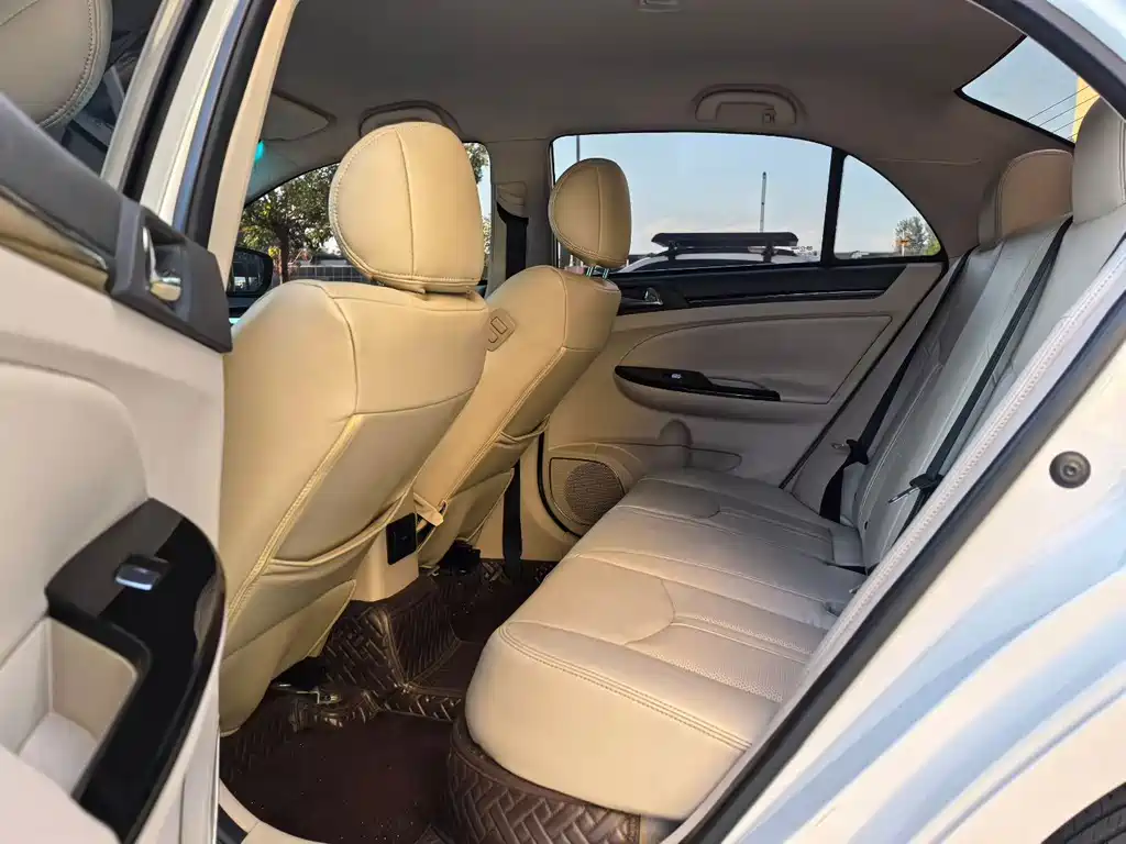 BYD e5 — миниатюра 5