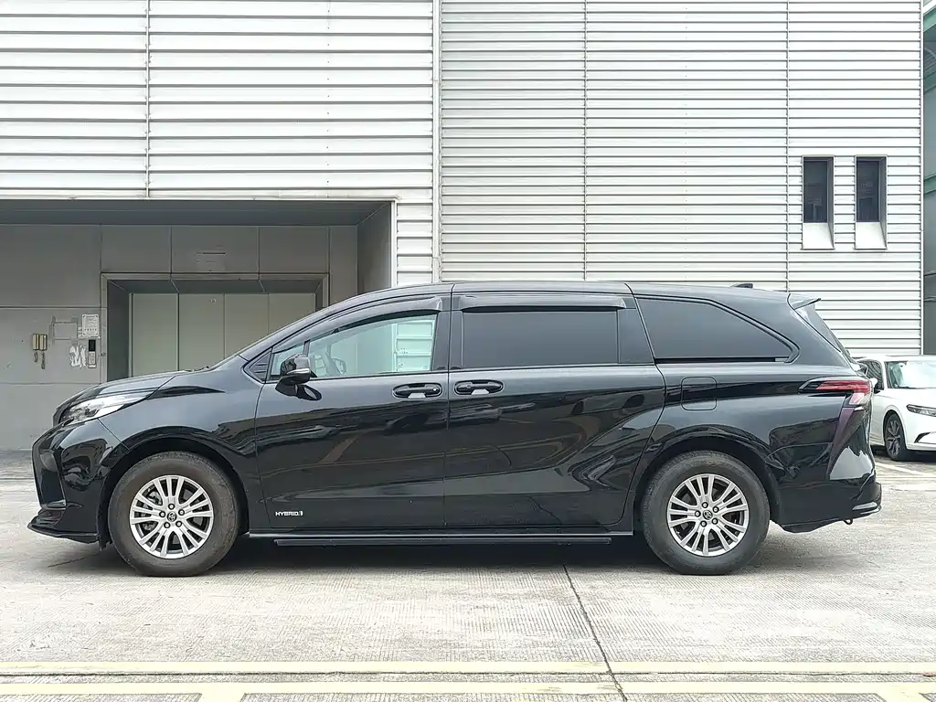 Toyota Sienna — миниатюра 4