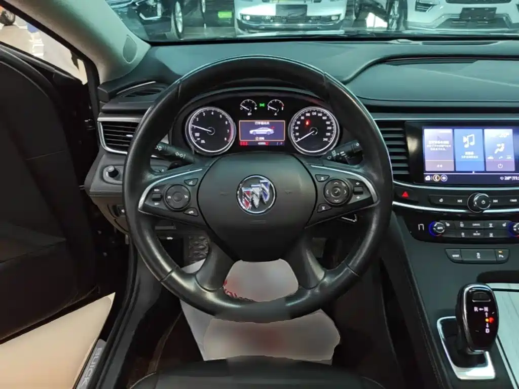 Buick LaCrosse — миниатюра 11