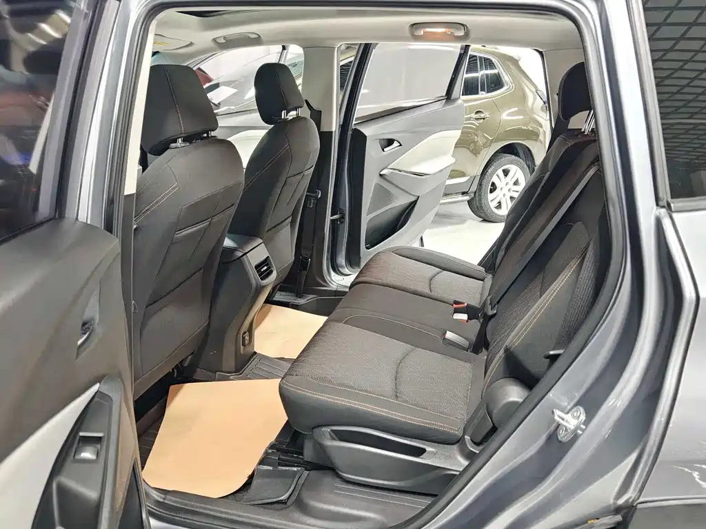 Chevrolet Volando — миниатюра 8