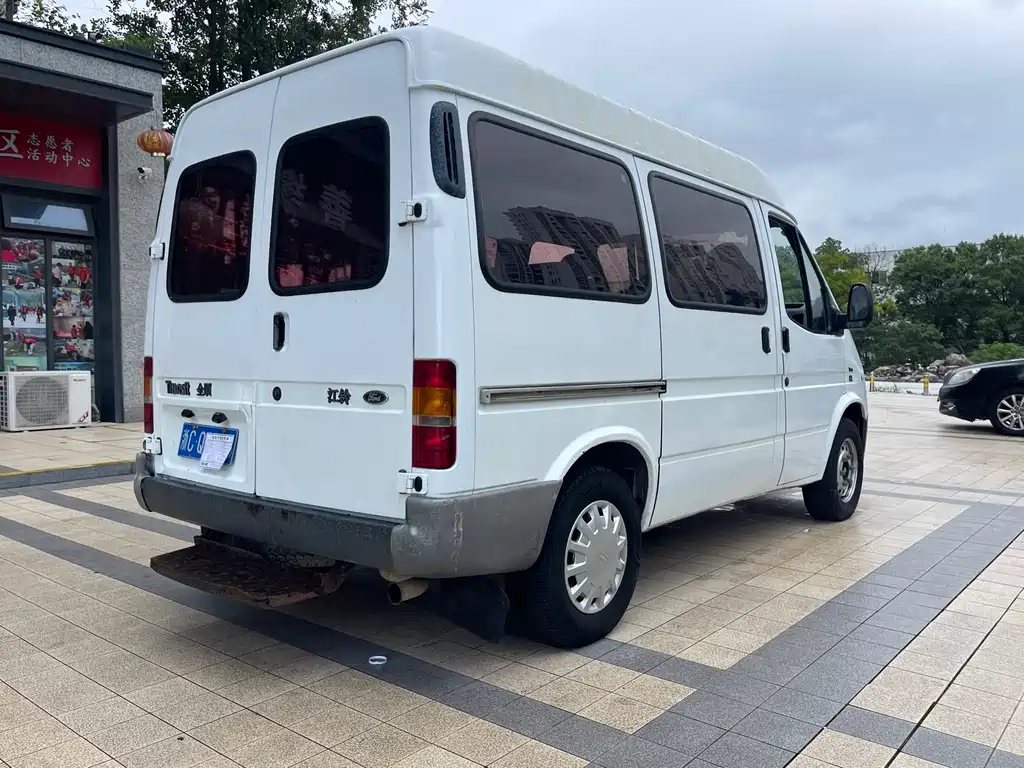 Ford Transit Classic — миниатюра 8