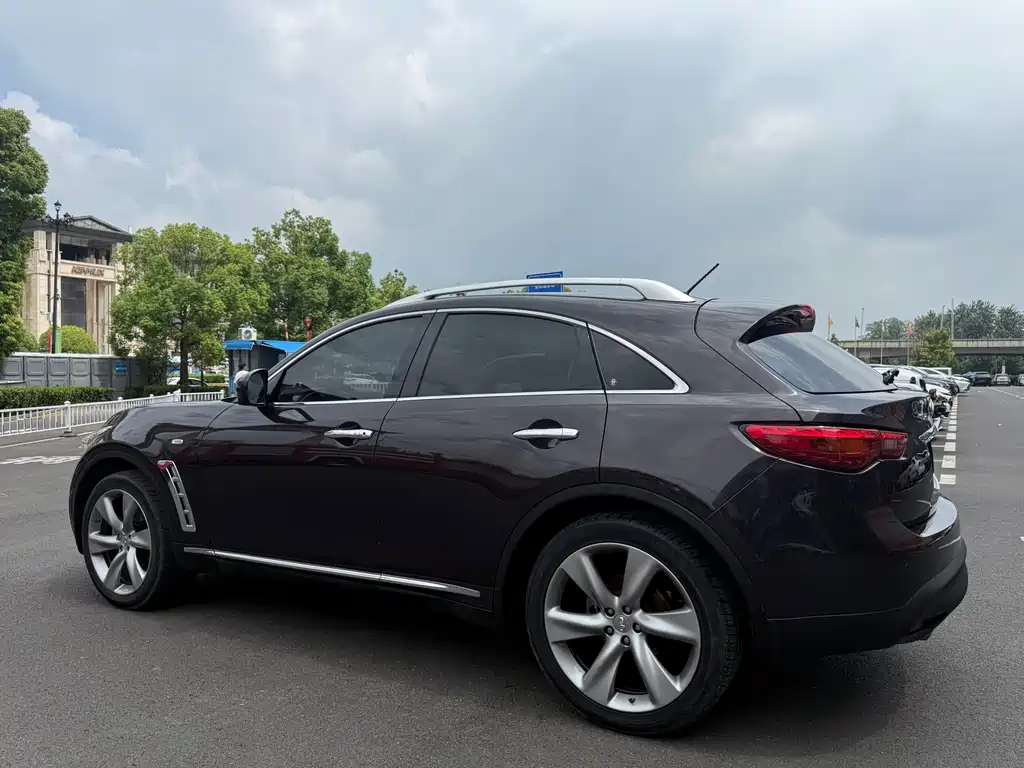 Infiniti FX — миниатюра 7