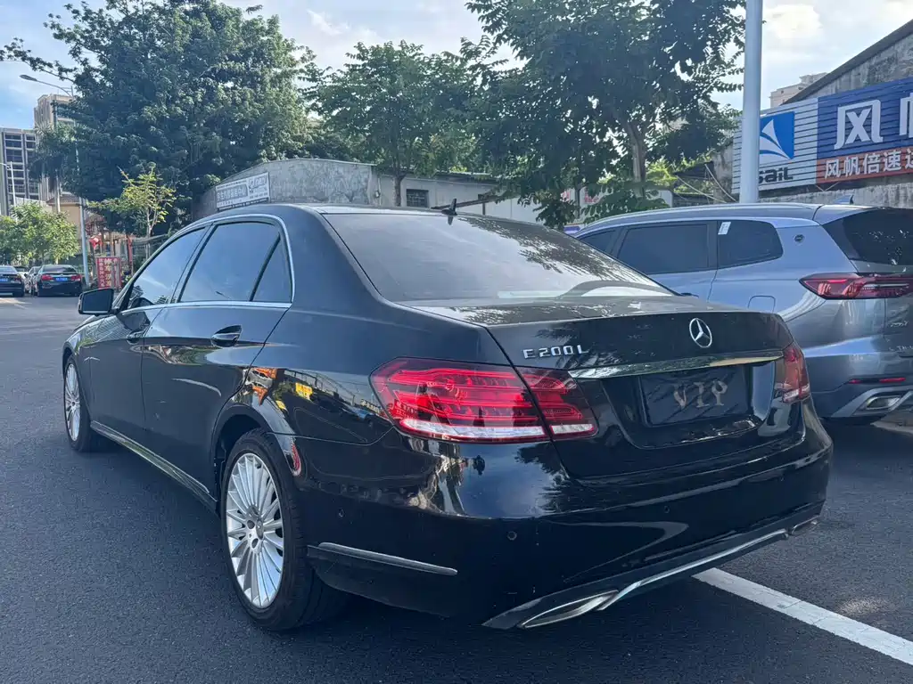 Mercedes-Benz E-Class — миниатюра 18