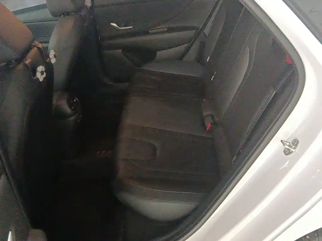 Hyundai Elantra — миниатюра 17