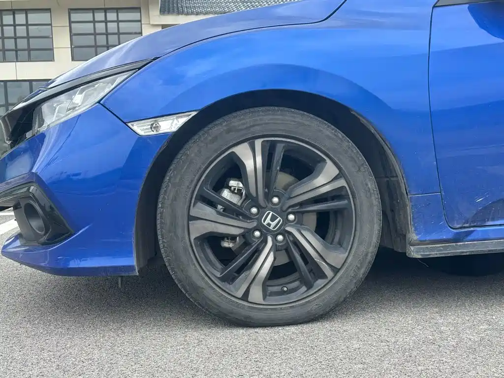 Honda Civic — миниатюра 6