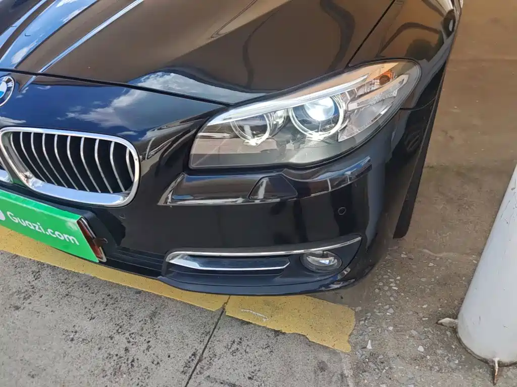BMW 5 Series — миниатюра 24