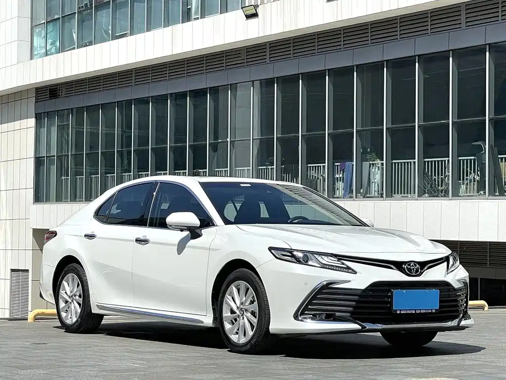 Toyota Camry — миниатюра 3
