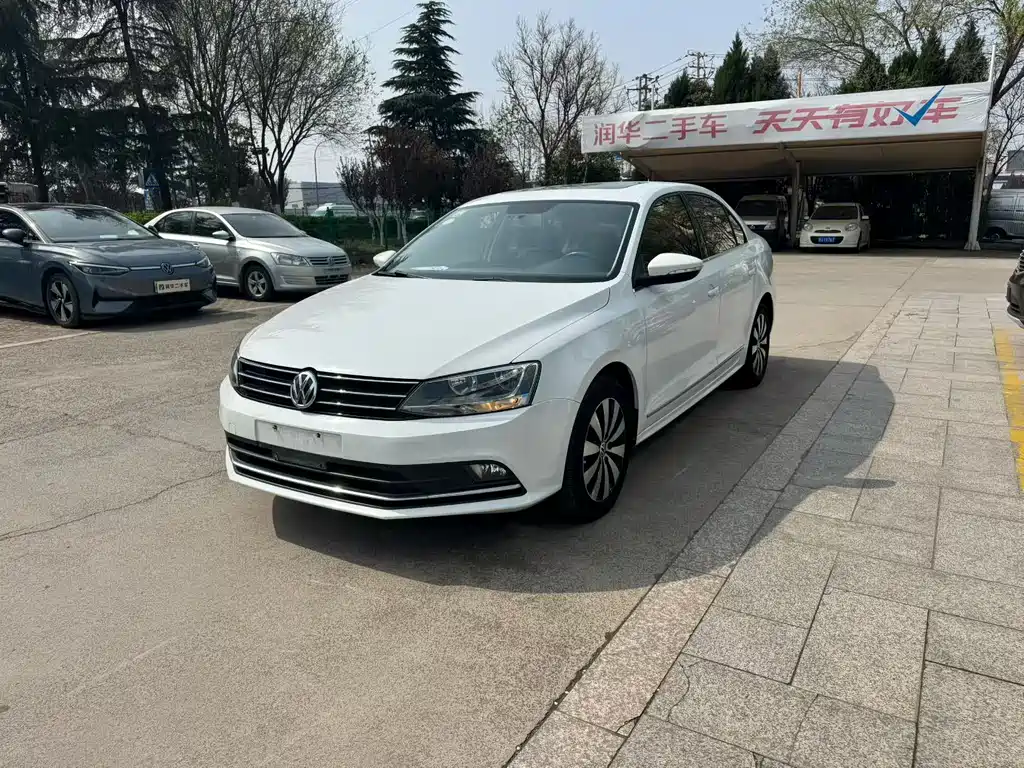 Volkswagen Sagitar 2016