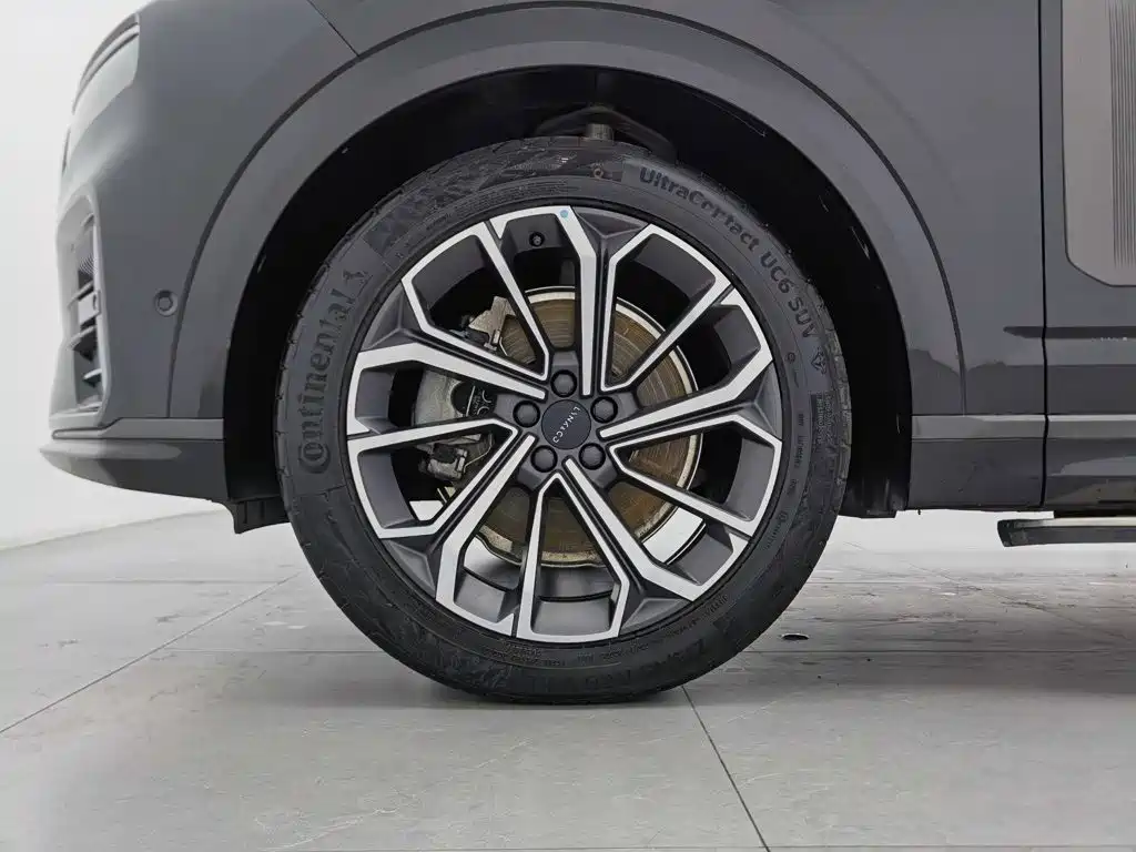 Lynk & Co 09 — миниатюра 17