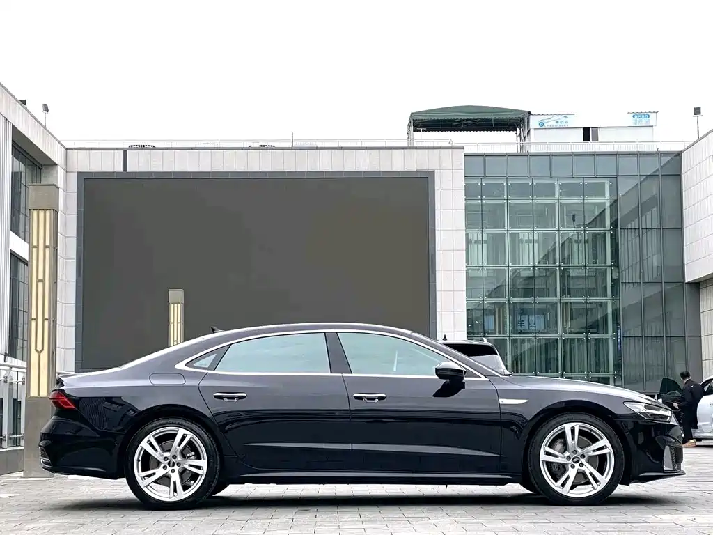 Audi A7L — миниатюра 8