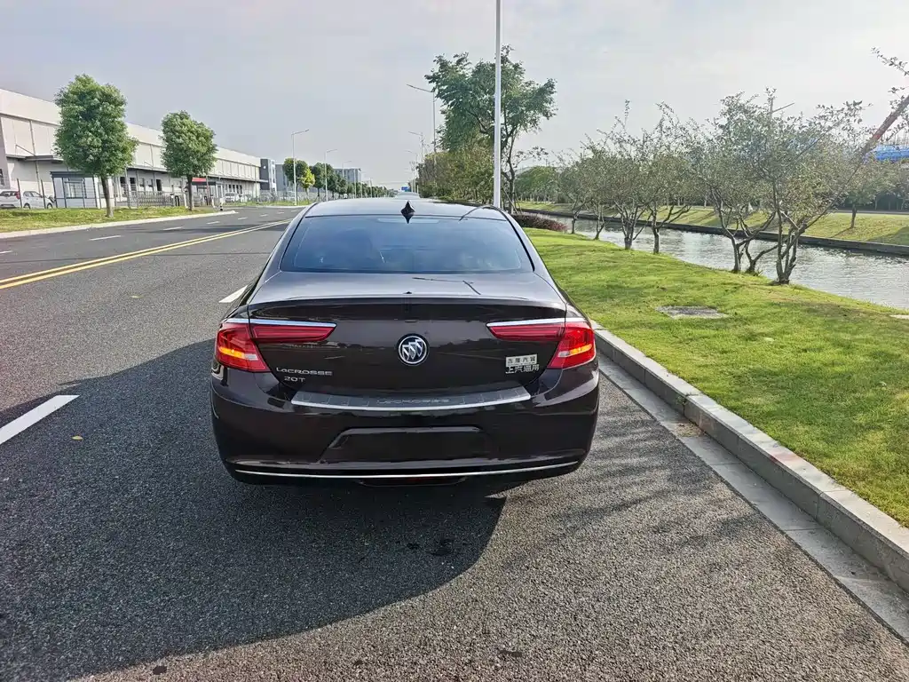 Buick LaCrosse — миниатюра 12