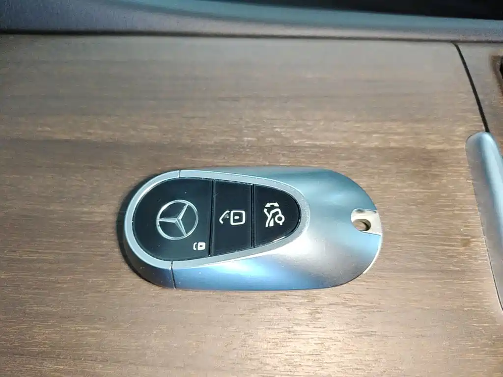 Mercedes-Benz EQS — миниатюра 13