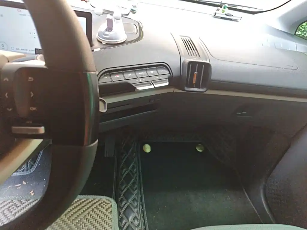 Baojun KiWi EV — миниатюра 9