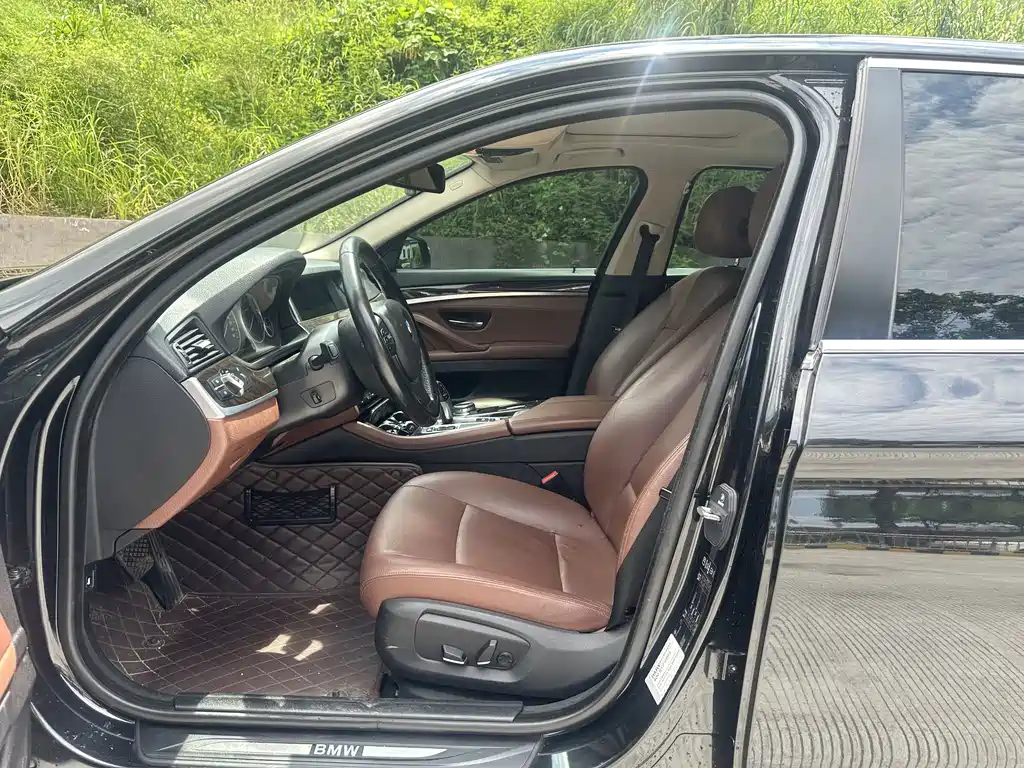 BMW 5 Series — миниатюра 4
