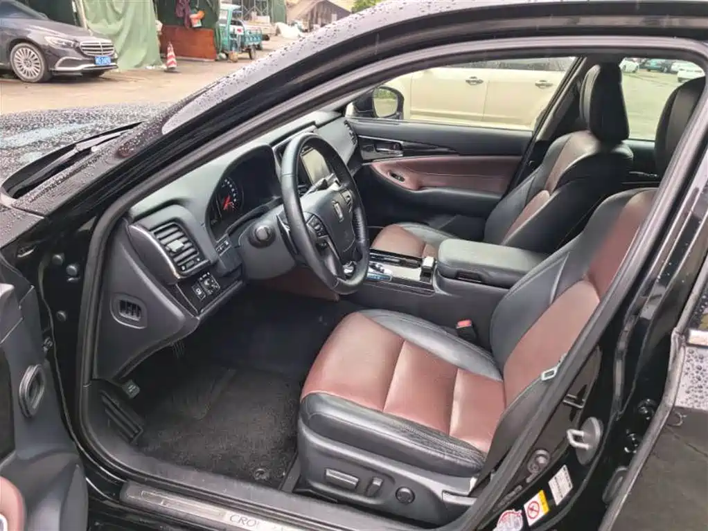 Toyota Crown 2018 2.0T Sport