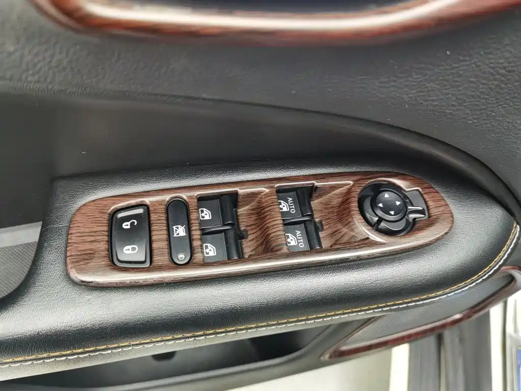 Jeep Compass — миниатюра 9