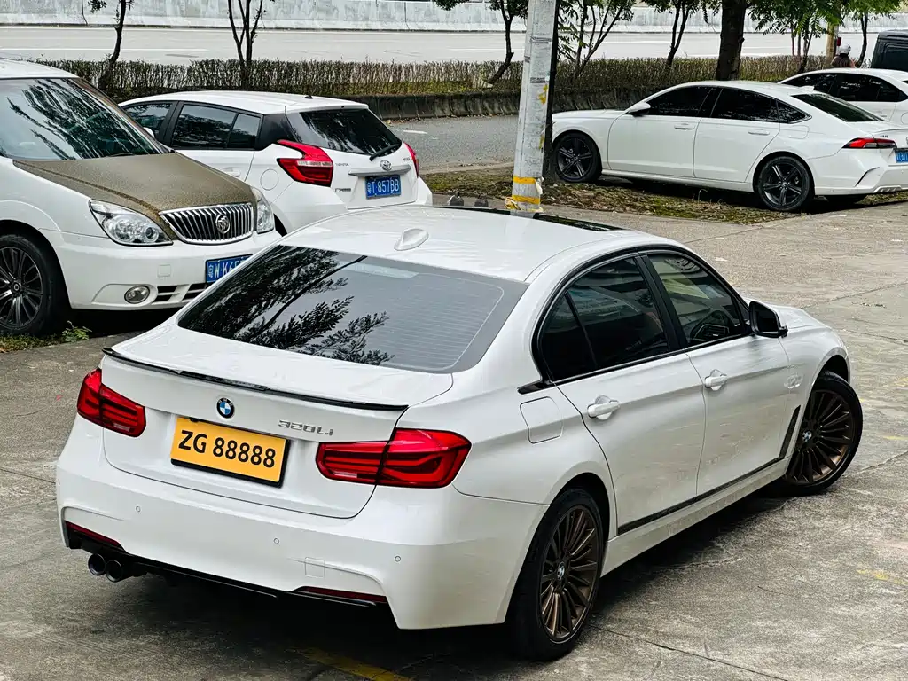BMW 3 Series — миниатюра 8