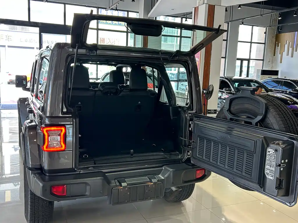 Jeep Wrangler — миниатюра 24