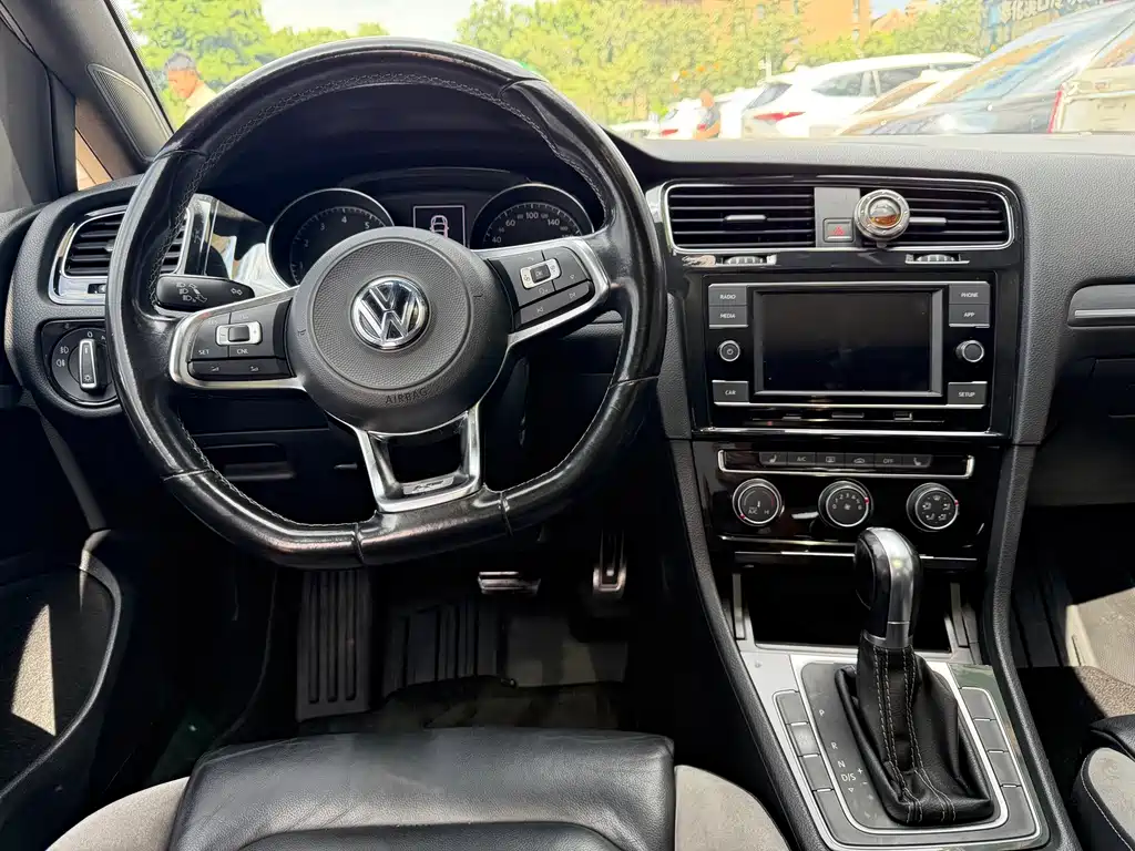 Volkswagen Golf — миниатюра 8